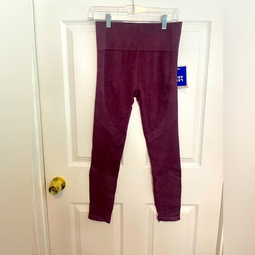 JOYLAB - NWT SEAMLESS LEGGINGS
